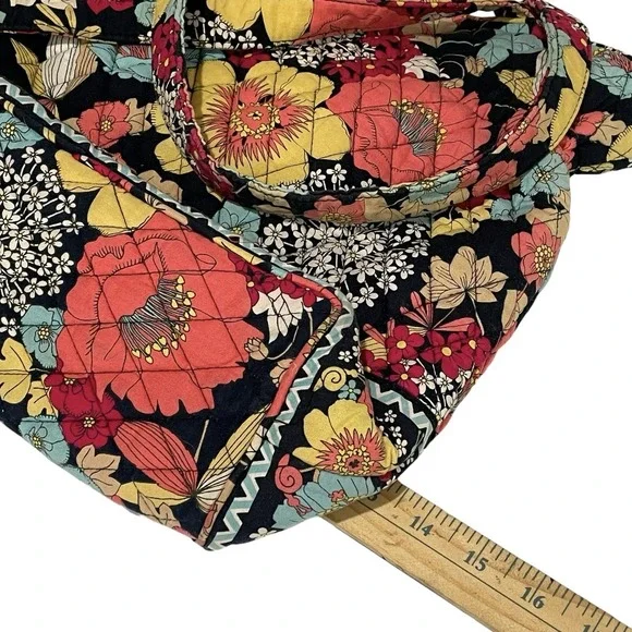 Vera Bradley Happy Snails Large Quilted Tote Bag Cottagecore Travel Retired 2011 - Picture 9 of 10